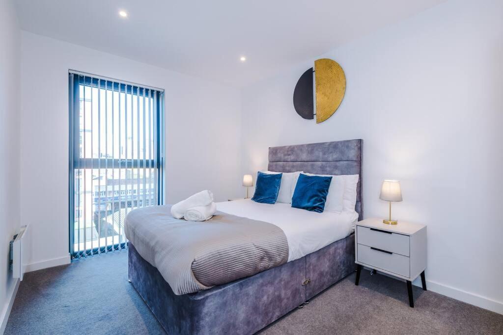 The Pheonix Suite- Luxury, Free Parking, Sleeps 6, Business Stays, Contractors Apartment Birmingham