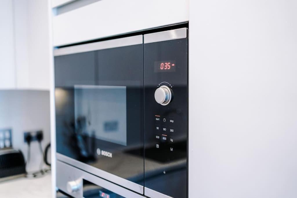 Apartment The Pheonix Suite- Luxury, Free Parking, Sleeps 6, Business Stays, Contractors