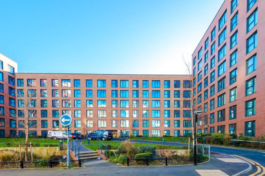 Apartment The Pheonix Suite- Luxury, Free Parking, Sleeps 6, Business Stays, Contractors
